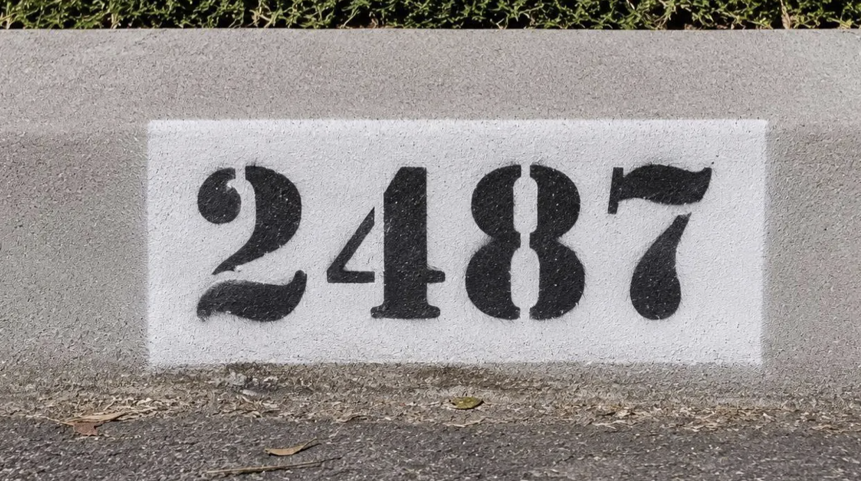 Classic house number